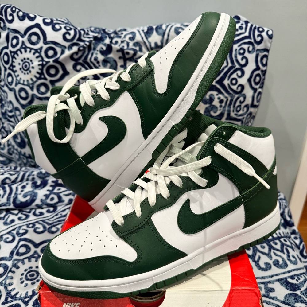 NIKE’S